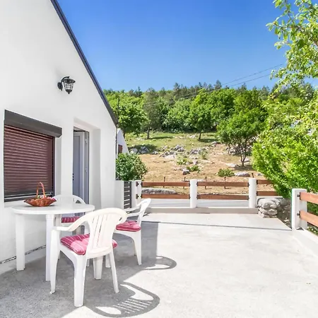 Gorgeous In Bater Holiday home Bakar