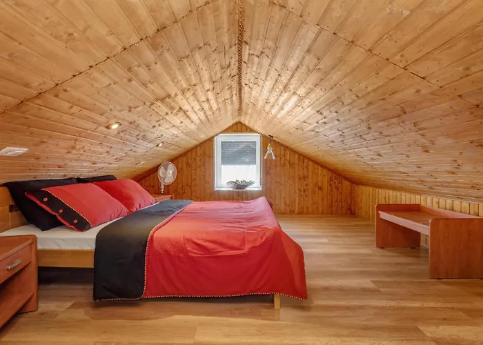 Gorgeous In Bater * Bakar