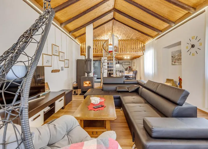 Gorgeous In Bater * Bakar